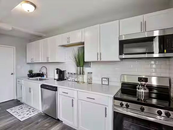 3rd image of 37 Cumnor Rd #4