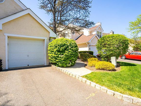 5th image of 47 Ashford Dr