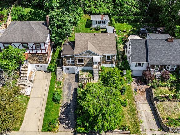 3rd image of 1516 Springlawn Ave