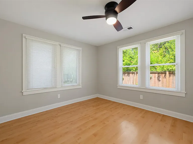 2804 Breeze Ter — Photo 24