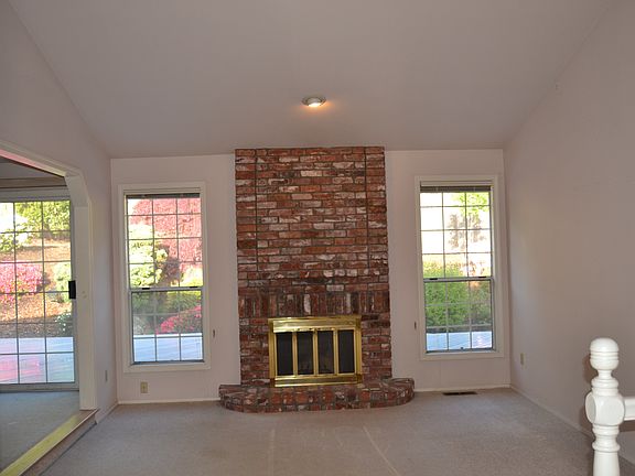 4th image of 4213 170th Ct NE