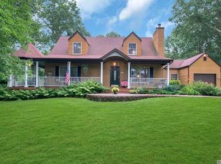 6 Grove Ave, Manorville, NY 11949