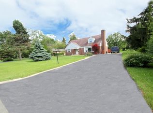 1637 Oakwood Rd, Northbrook, IL 60062