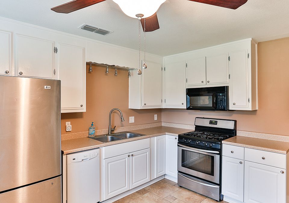 2nd image of 3966 Virgo St