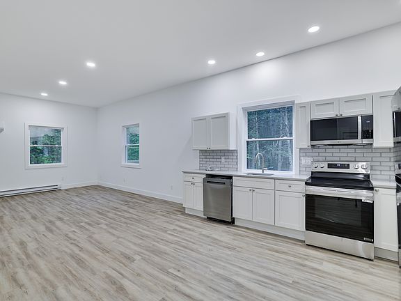 2nd image of 127 Evergreen Ln #11576868