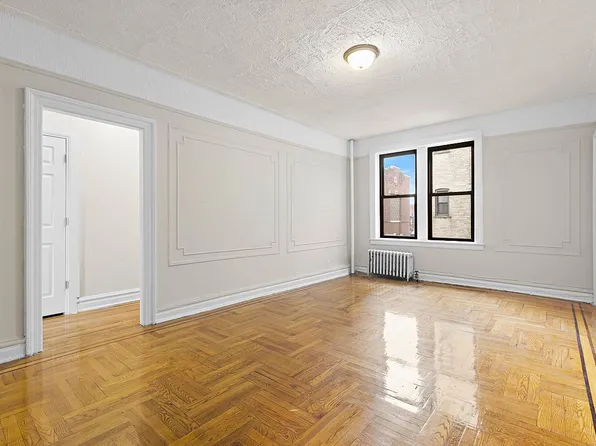 3286 33rd St APT B11, Astoria, NY 11106