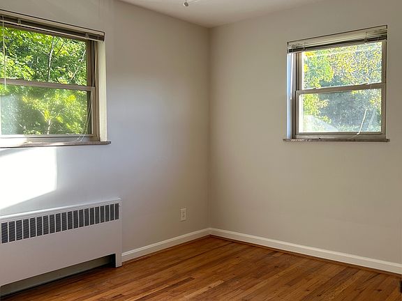 5th image of 1046 Delta Ave APT 3