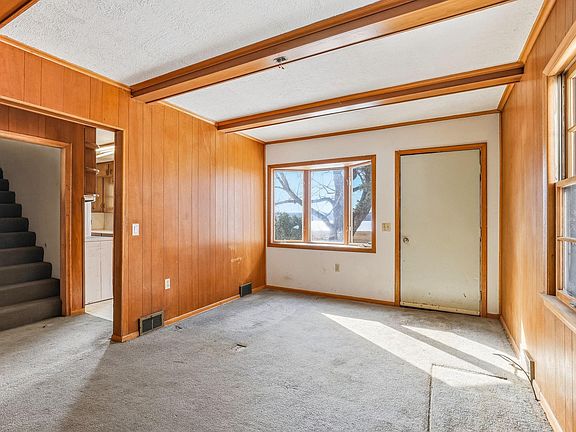 3rd image of 820 Point Douglas Rd S