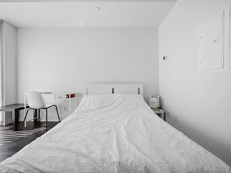 100 Harbour St #4611 — Photo 12