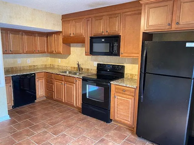 624D Walker Ave — Photo 7