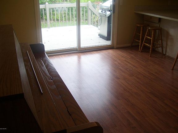 4th image of 1358 Dewberry Ct NE
