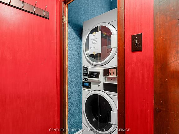 3rd image of 25 Colborne St