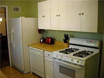 5th image of 5318 W 57th St