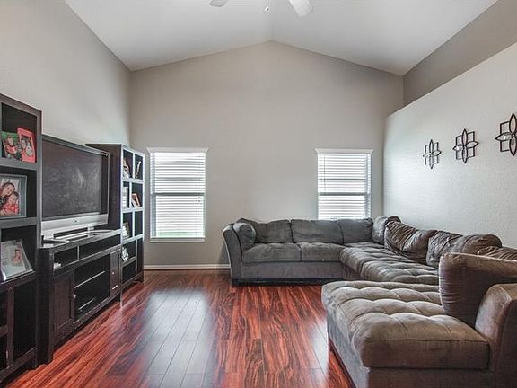 3rd image of 5481 Oakford Dr