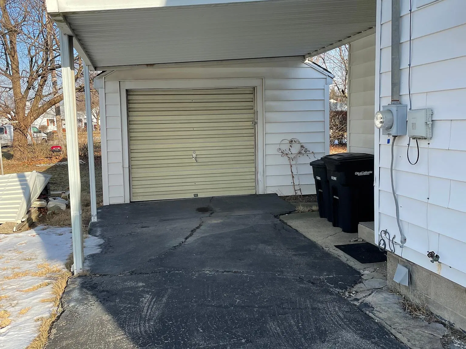 2806 S Earl Ave — Photo 3