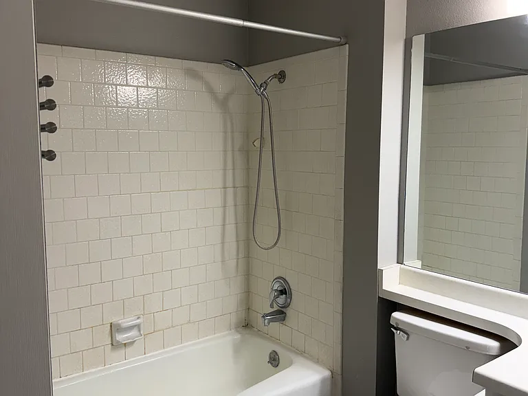 Upstairs bathroom, additional picture