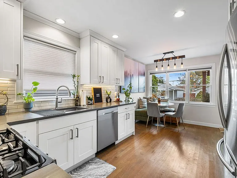 5343 N Moody Ave — Photo 4