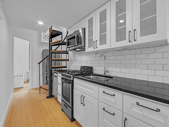 3rd image of 163 Stanton St APT 15