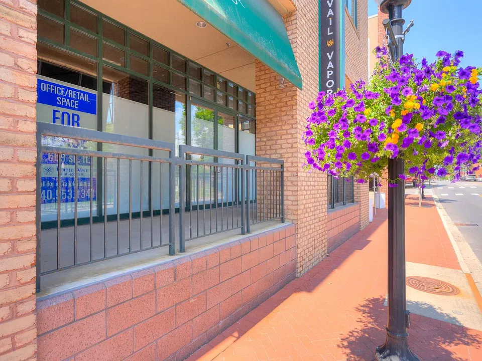 250 S Main St #402