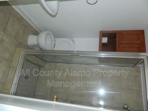 5th image of 410 E Evergreen St APT C