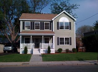 291 Pleasant St, Melrose, MA 02176