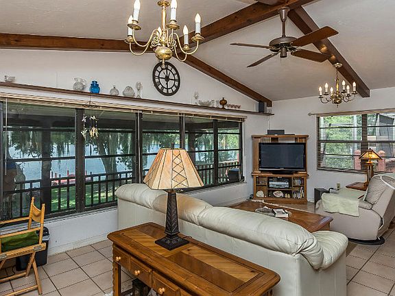 3rd image of 715 Lake Blue Dr