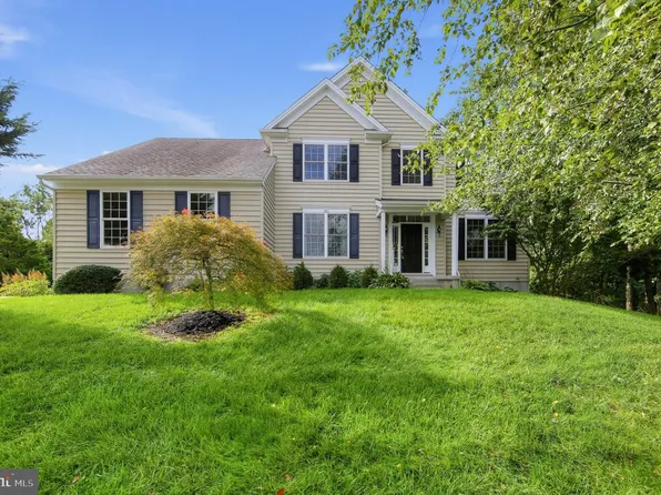 146 Highland Dr, Coatesville, PA 19320