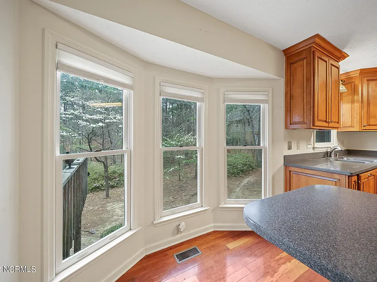 300 Clearfield Ln — Photo 7