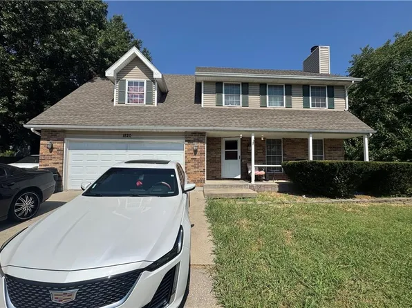 1820 Evergreen St, Leavenworth, KS 66048