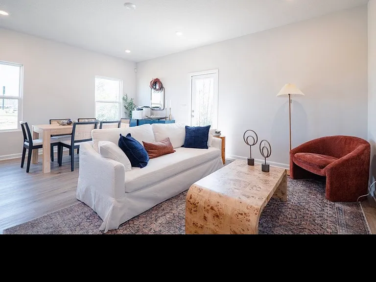 Bemiss Springs Dr — Photo 19