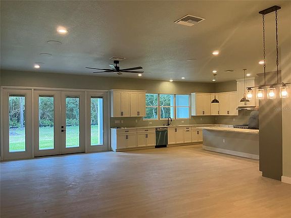 4th image of 1619 Magnolia Ave