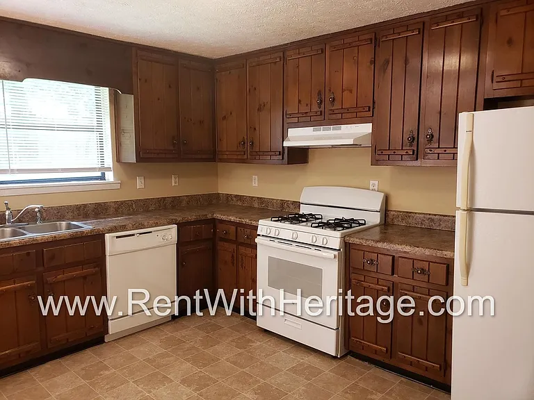 4832 Timber Ridge Dr — Photo 11