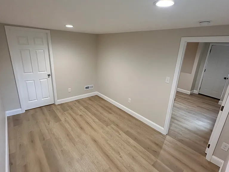 187 California Ave — Photo 5