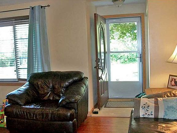 5th image of 3918 Walker Blvd