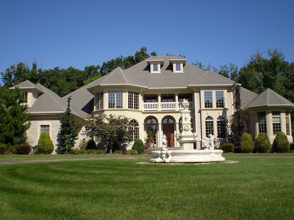 243 Erin Dr, Cranberry Twp, PA 16066 Zillow