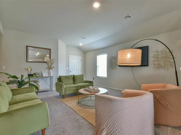 1316 Chuck Wagon Dr, El Reno, OK 73036