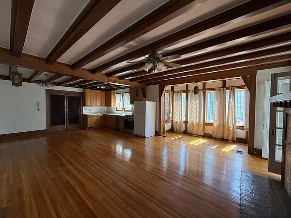 3rd image of 611 W High St #B