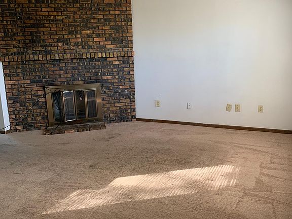 2nd image of 3208 N Molleck Dr