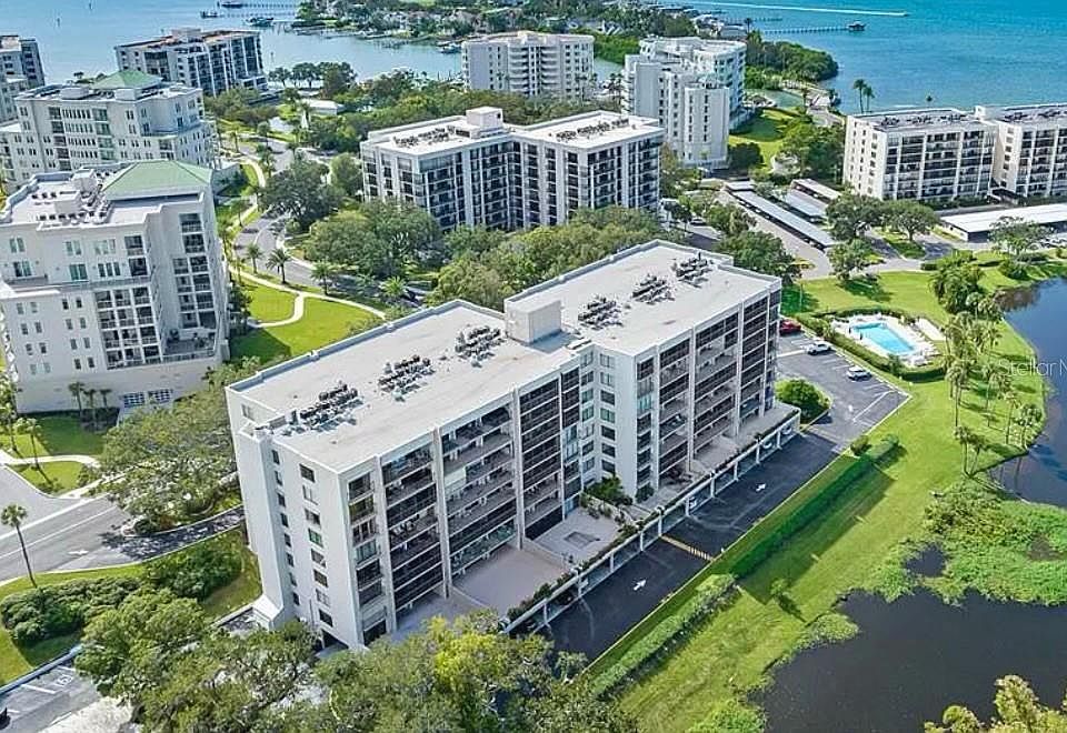 1st image of 220 BELLEVIEW BOULEVARD #311