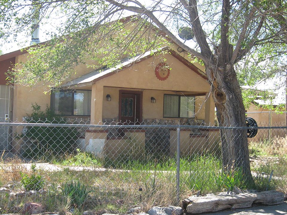 1st image of 302 Roosevelt Ave