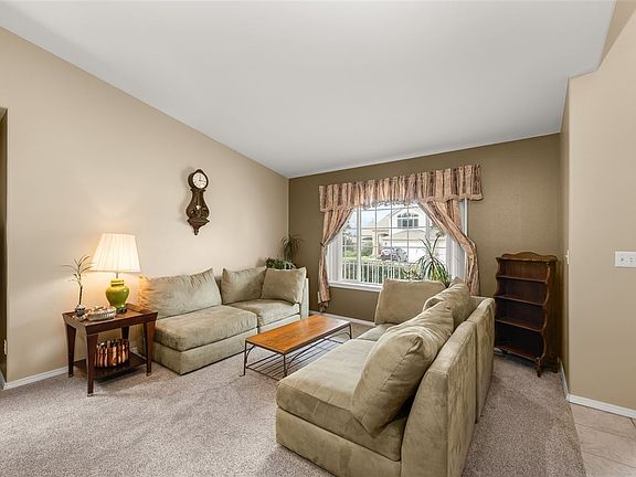 4th image of 614 N Homestead Dr