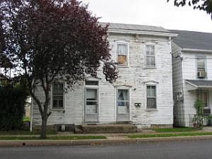 1st image of 226 S 2nd St