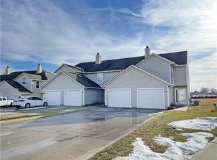 1242 NW Phelps Dr, Grain Valley, MO 64029