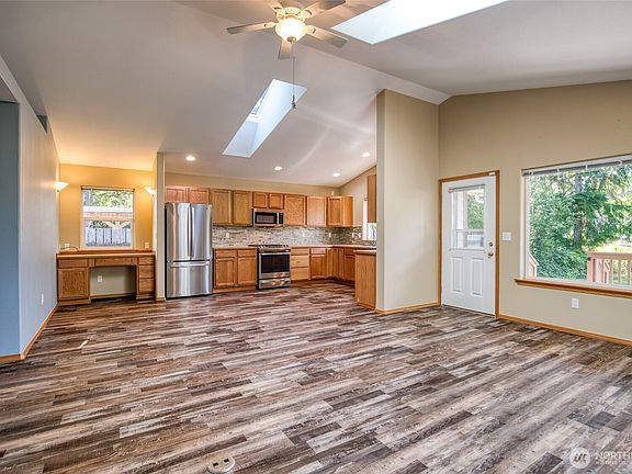 5th image of 173 Bass Avenue SE