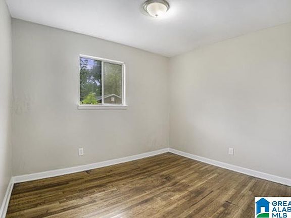 4th image of 3613 Maple Ave SW