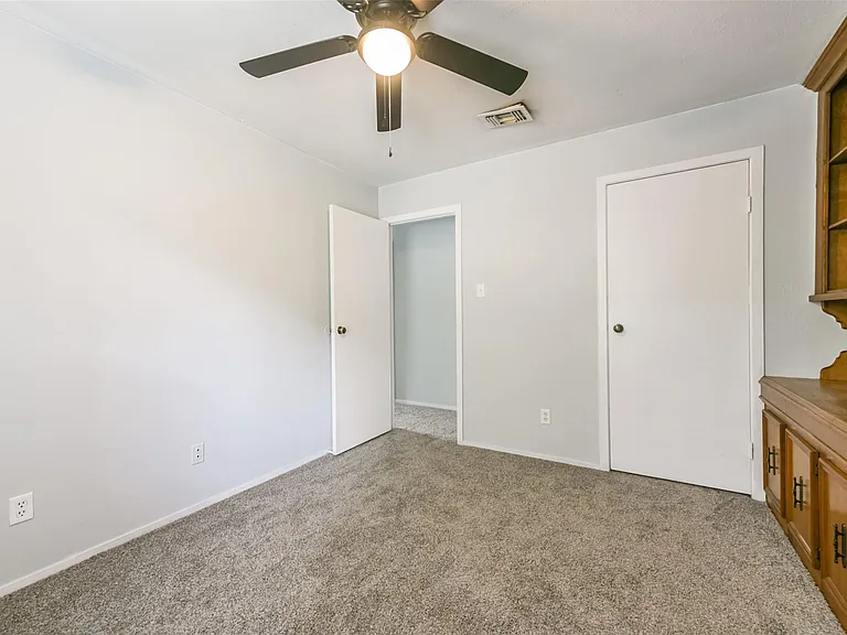 2203 Riverford Dr — Photo 30