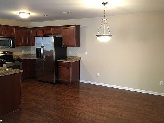 3rd image of 49321 E Woods Dr