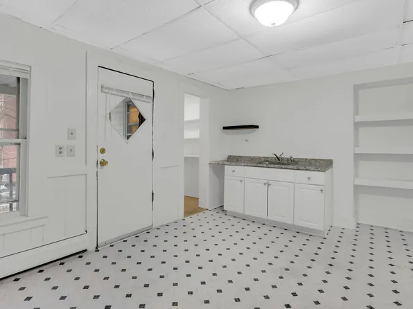 29 Clark Ave APT D, Northampton, MA 01060