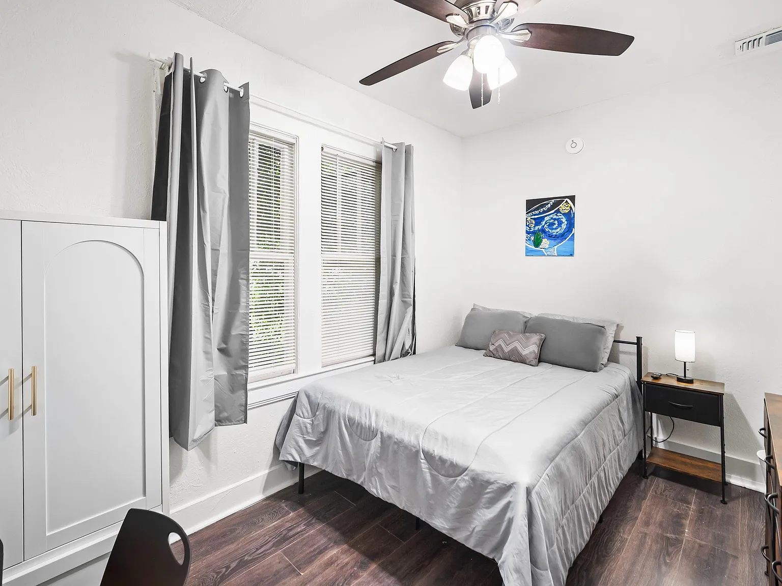 4 bed, 1.0 bath, 1008 sqft, $676 — Photo 1