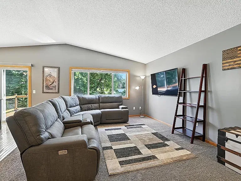 E Beaver St — Photo 9